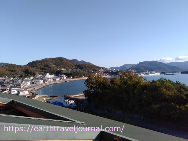 小豆島のおすすめホテル「太陽のおうち」から見える鹿島の海水浴場